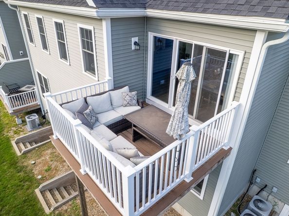 70 Lebaron Blvd 10, Lakeville MA 02347