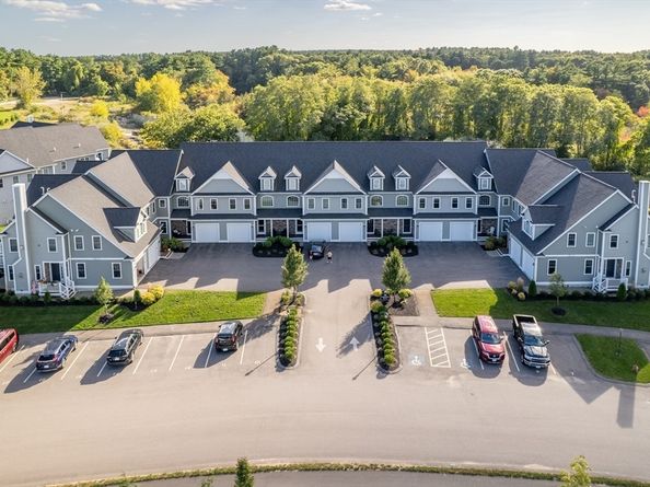 70 Lebaron Blvd 10, Lakeville MA 02347
