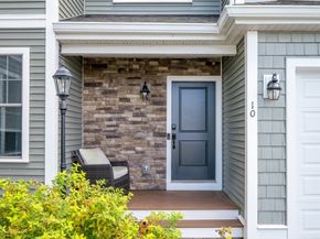 70 Lebaron Blvd 10, Lakeville MA 02347