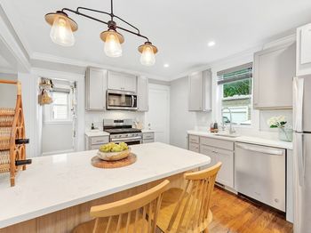 543 Hyde Park Ave
