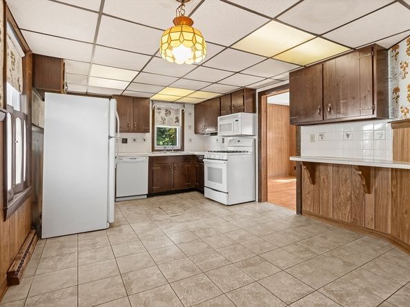 1 Winnegance Avenue, Peabody MA 01960