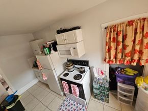 21 John, Worcester MA 01609