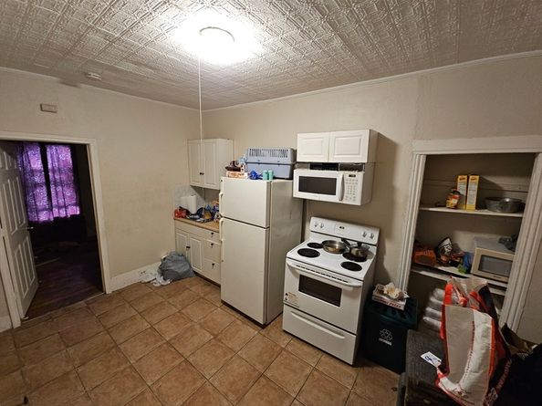 21 John, Worcester MA 01609