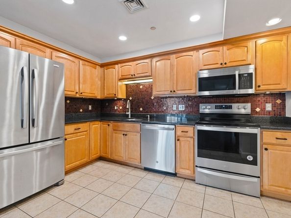 39 Fenton St 7, Boston MA 02122