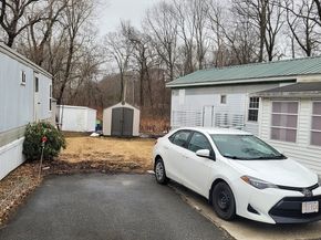 261 Newbury 82c, Peabody MA 01960