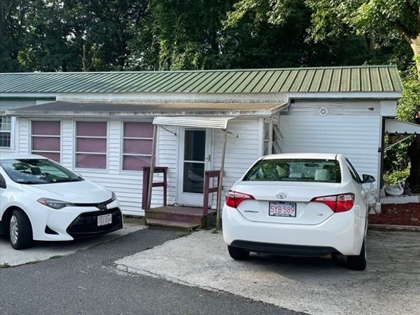 261 Newbury 82c, Peabody MA 01960