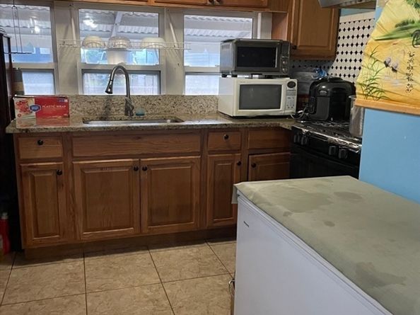 261 Newbury 82c, Peabody MA 01960