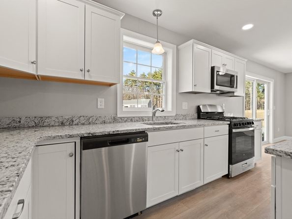 14R Pine Hill Way 14, Harvard MA 01451