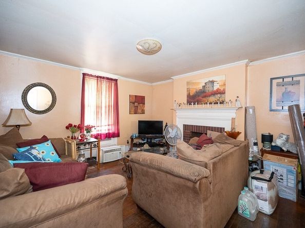 128 & 128 1/2 Elm St, Southbridge MA 01550