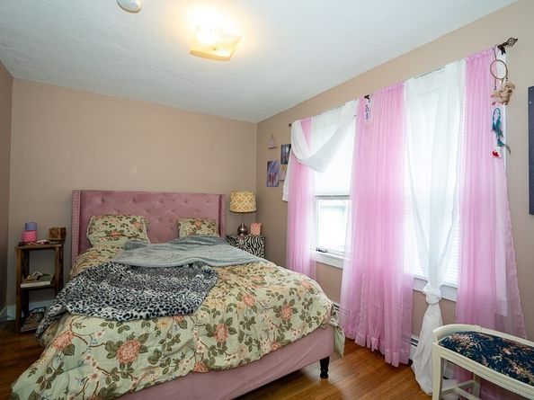 128 & 128 1/2 Elm St, Southbridge MA 01550