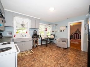 128 & 128 1/2 Elm St, Southbridge MA 01550