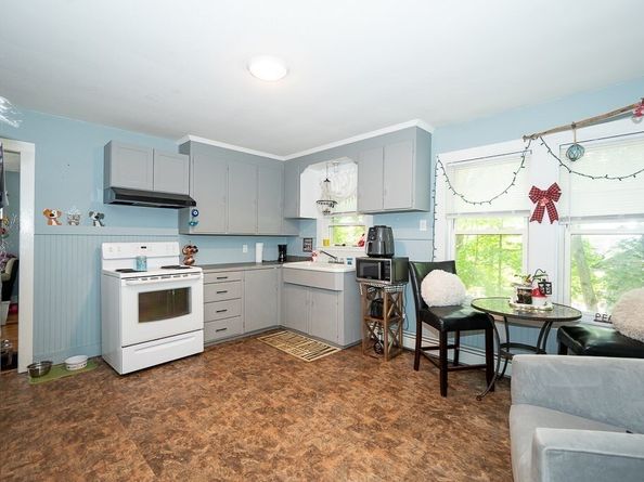 128 & 128 1/2 Elm St, Southbridge MA 01550