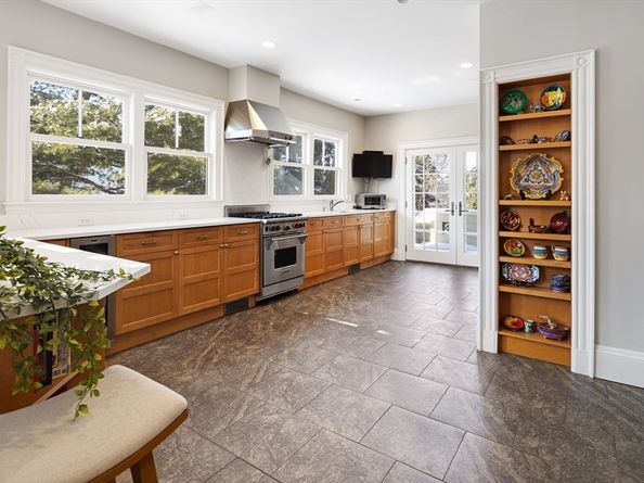 35 Frances Street, Melrose MA 02176