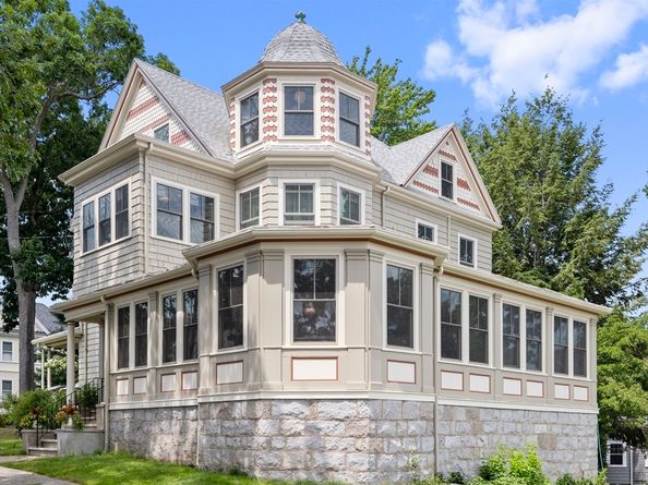 35 Frances Street, Melrose MA 02176