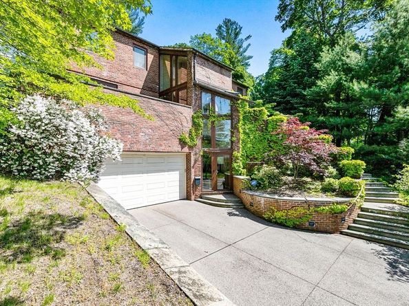 34 Lagrange St, Brookline MA 02467