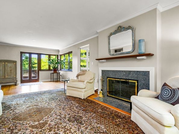 34 Lagrange St, Brookline MA 02467
