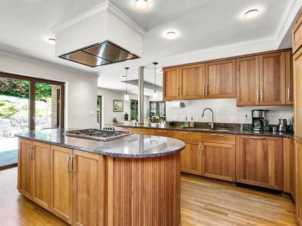 34 Lagrange St, Brookline MA 02467