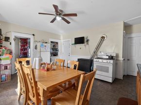 19 Woodbine St, Worcester MA 01603