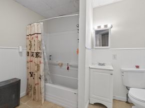 19 Woodbine St, Worcester MA 01603