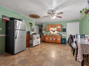 19 Woodbine St, Worcester MA 01603