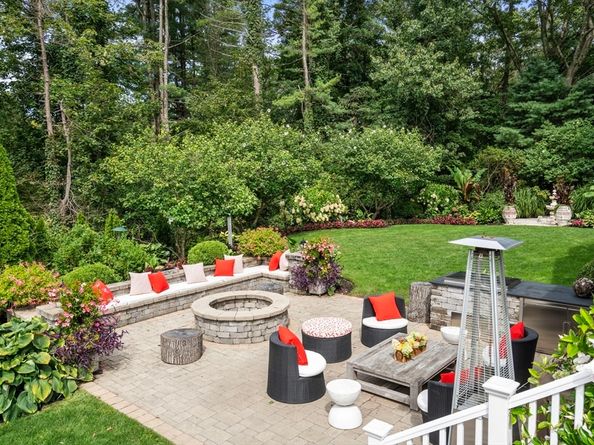 11 Hillcrest Road, Weston MA 02493