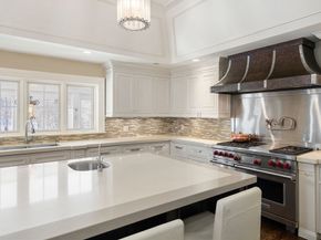 11 Hillcrest Road, Weston MA 02493