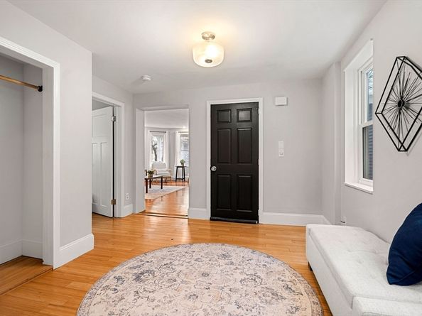 221 Highland Ave 1, Somerville MA 02143