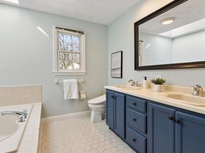 367 Waltham St 5, Lexington MA 02421