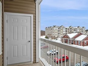 2 Francis Dr 301, Andover MA 01810