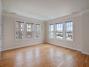 2 Francis Dr 301, Andover MA 01810