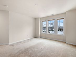2 Francis Dr 301, Andover MA 01810