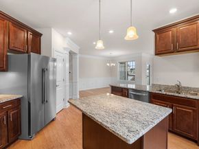 2 Francis Dr 301, Andover MA 01810