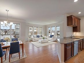 2 Francis Dr 301, Andover MA 01810
