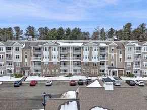2 Francis Dr 301, Andover MA 01810