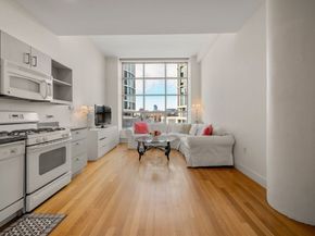 360 Newbury St 402, Boston MA 02115