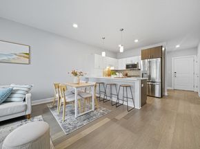 18 Cliveden St 201, Quincy MA 02169