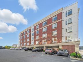 18 Cliveden St 201, Quincy MA 02169