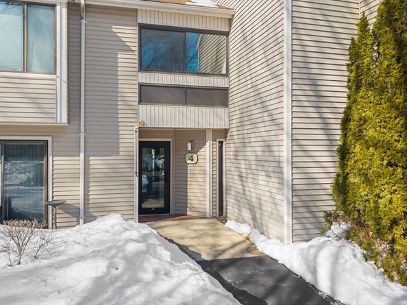 4 Thayer Pond Dr 20, Oxford MA 01537