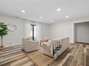 4 Thayer Pond Dr 20, Oxford MA 01537