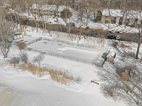 4 Thayer Pond Dr 20, Oxford MA 01537