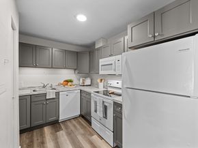 4 Thayer Pond Dr 20, Oxford MA 01537