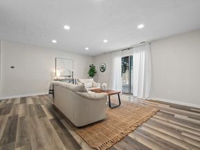 4 Thayer Pond Dr 20, Oxford MA 01537