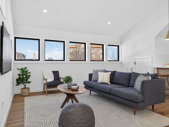 14 Hamlet C, Somerville MA 02143