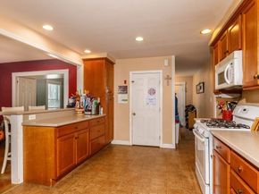 158 Hall Street, Leominster MA 01453