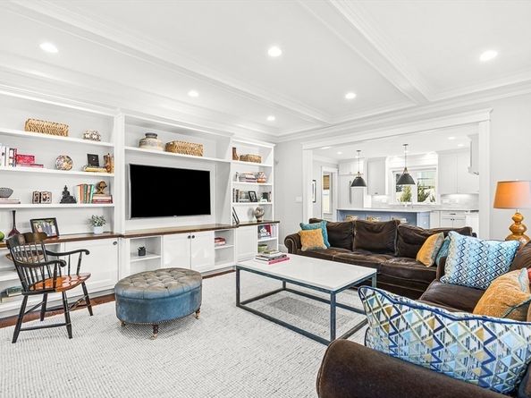 25 Cavanaugh Path, Newton MA 02459