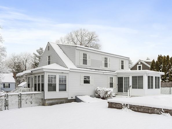 18 Frank St, Chelmsford MA 01863