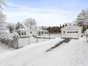 18 Frank St, Chelmsford MA 01863