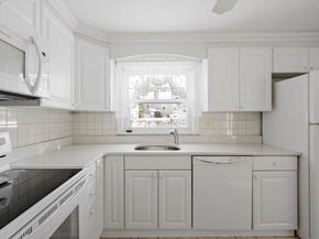 18 Frank St, Chelmsford MA 01863