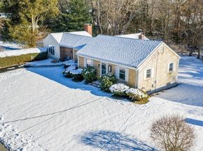 3 Rock St, Mattapoisett MA 02739