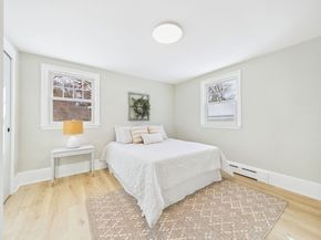 3 Rock St, Mattapoisett MA 02739